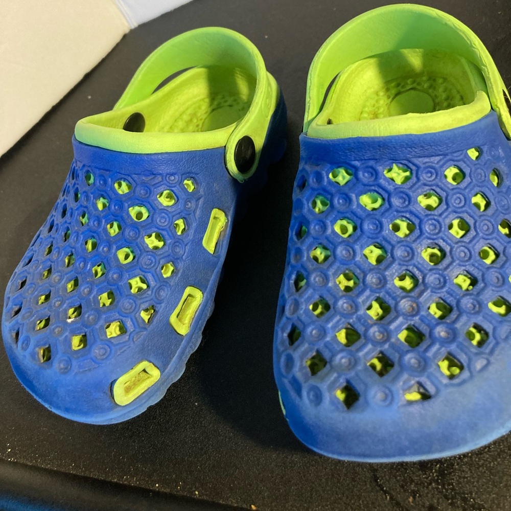 Kids Breathable Water Clogs Blue and Neon Green Beach Shoes Summer Fun